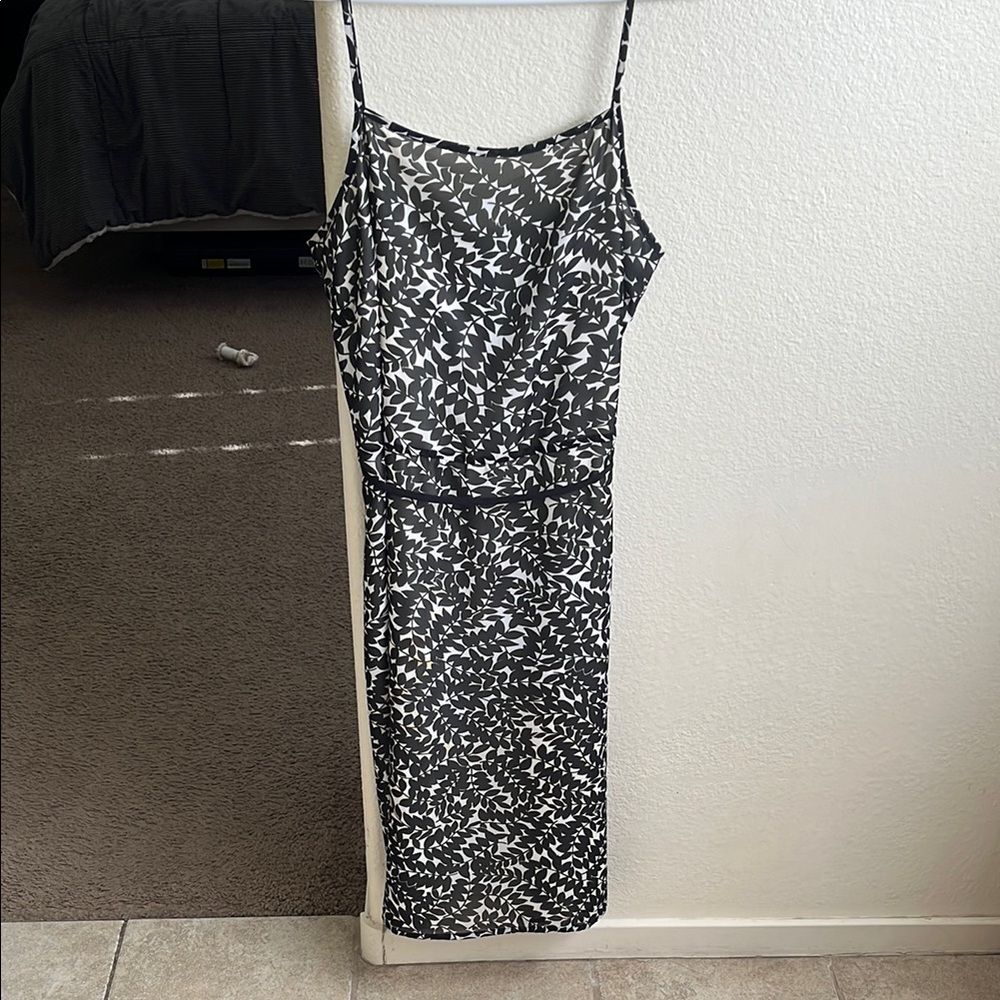 Elegant Black and White Patterned Dress